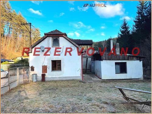 Dům 4+kk (2+kk,2+0), Pozemek 394m2, ul. U Lípy,  město Větřní