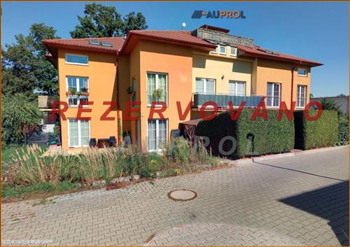 Prodej bytu 2+kk, terasa/zahrada/garáž, celkem 190 m2, Praha 4 – Újezd u Průhonic