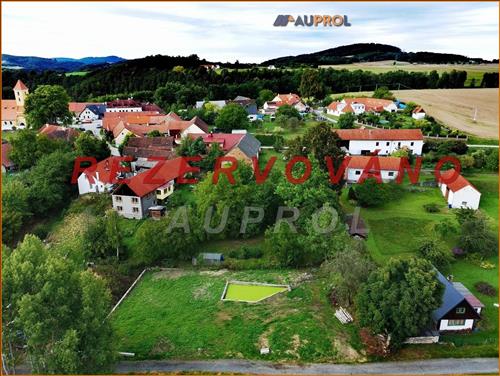 Stavební pozemek 1000m2, Rájov – Černice