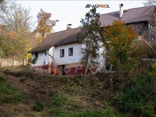 Nemovitost  3+1 s pozemkem 2 077 m2, Horky u Dubé, v blízkosti Máchova jezera