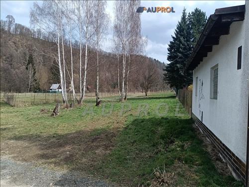 Stavební pozemek Sázava 3079 m2, LV 536, Praha 45min., Benešov 30 min.